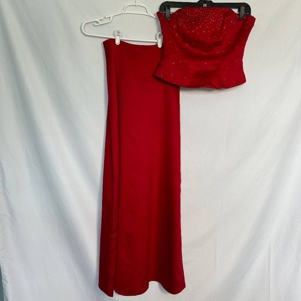 Zum Zum by Niki Livas Red Two-Piece Formal Gown - Picture 1 of 16